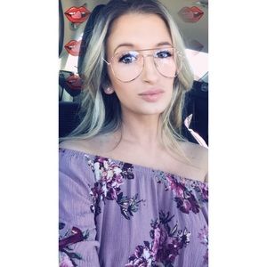 Meet your Posher, Kayla